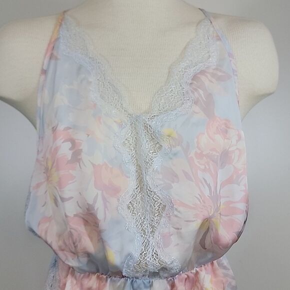 VICTORIA'S SECRET Georgette Floral Satin Lace Romper size M - Picture 2 of 9